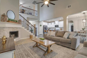 2 Story Open Spaces Home Near Stadiums Six Flags